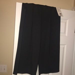 Lulu lemon pleat crop